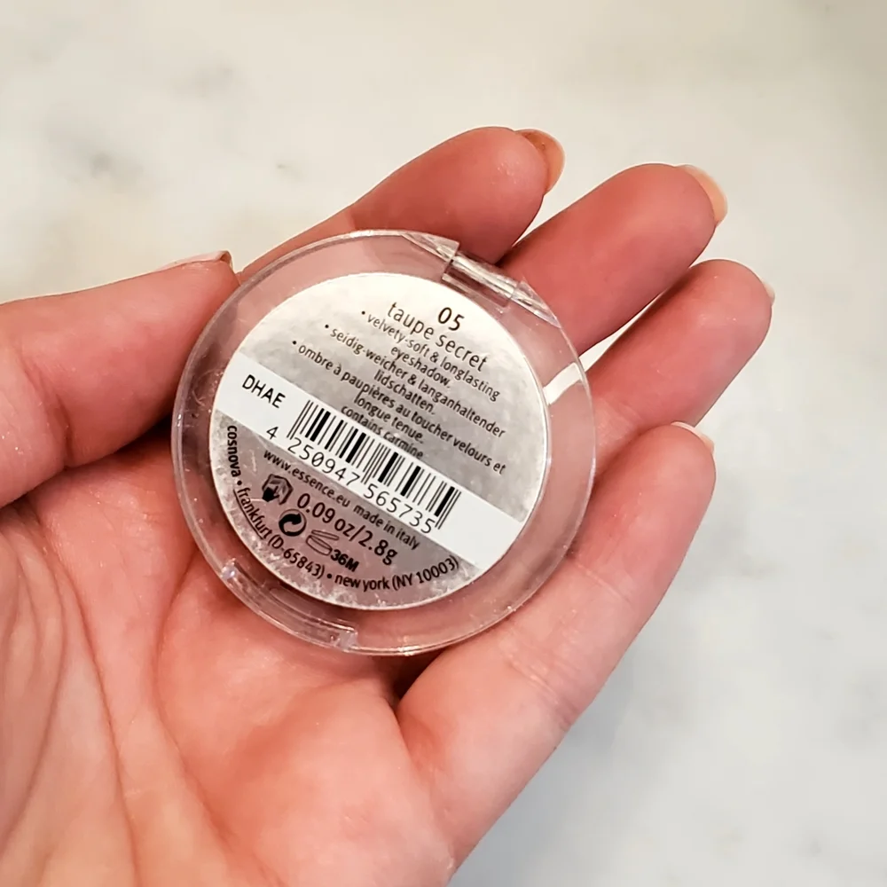 Essence The Velvets Eyeshadow